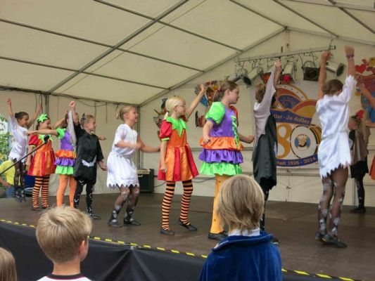 Strassen-_und_Hoffest 2014_006.jpg